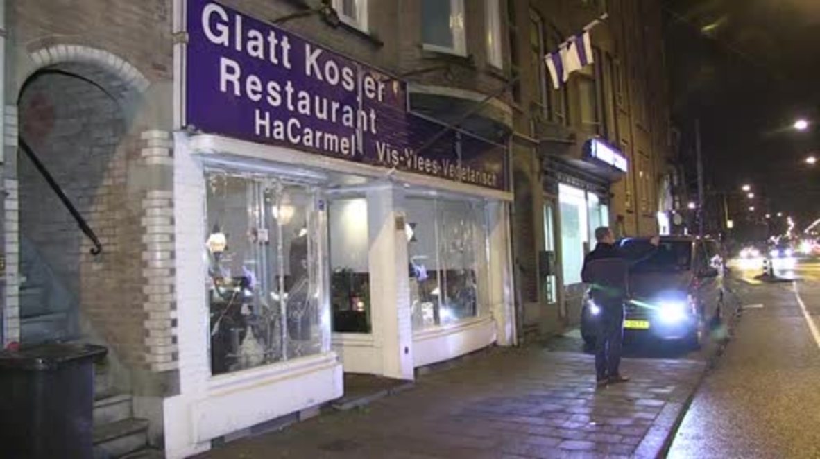 Netherlands: Israeli ambassador visits Kosher restaurant after windows smashed
