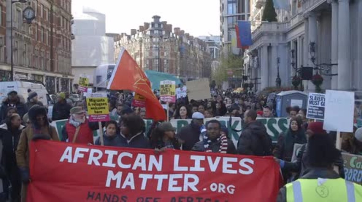 UK: 'Slavery never ended' - hundreds march against Libya's slave trade
