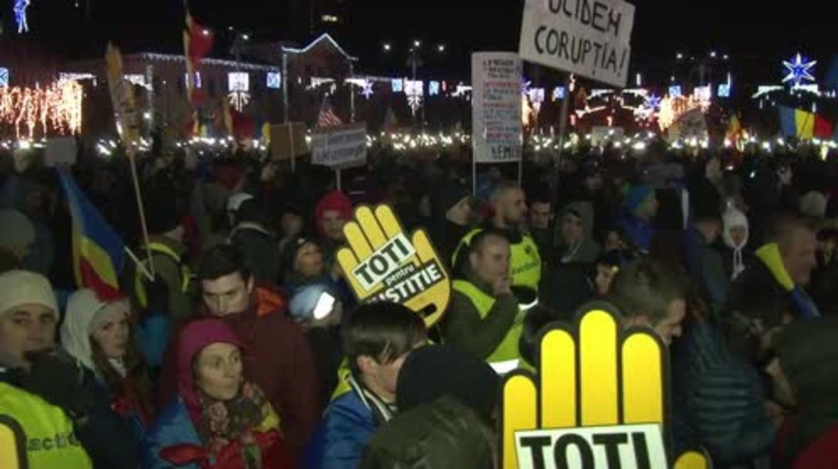 Romania: 'We wish you go to jail' - Thousands rally against proposed judicial reforms