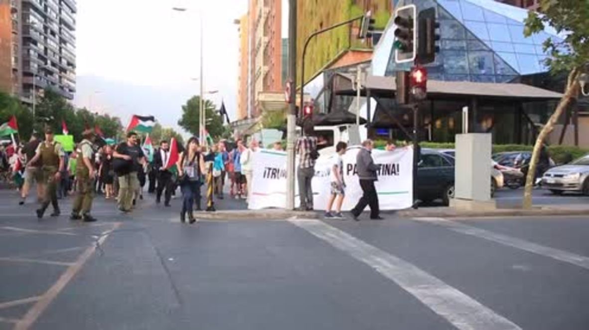 Chile: Palestinian community protests in front of US Embassy in Santiago