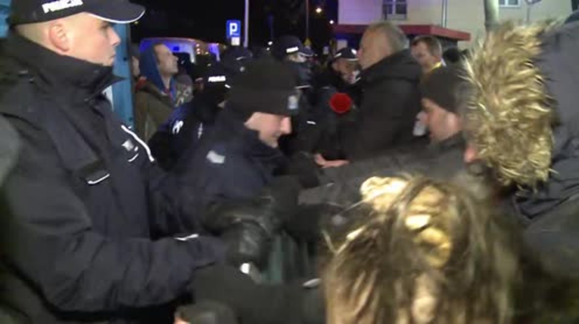 Poland: Crowds of protesters rally in Warsaw against judicial overhaul