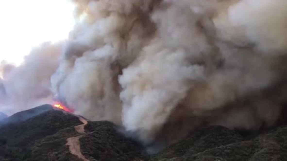 USA: Third-largest wildfires in history spread across Cali
