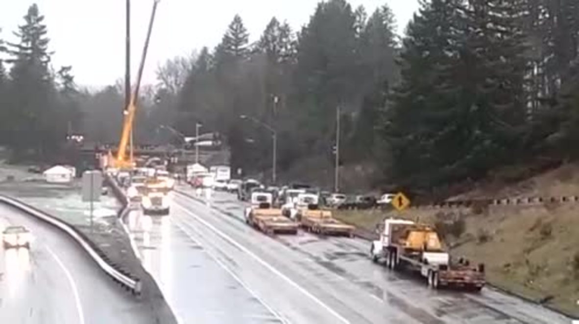 USA: Clear-up work continues following deadly Tacoma train derailment