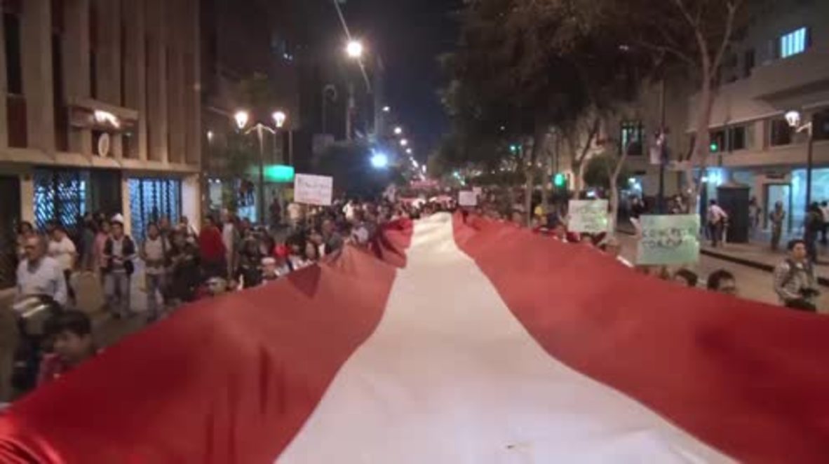 Perú: Protestas contra Fujimori en medio de las demandas de destitución de Kuczynski.