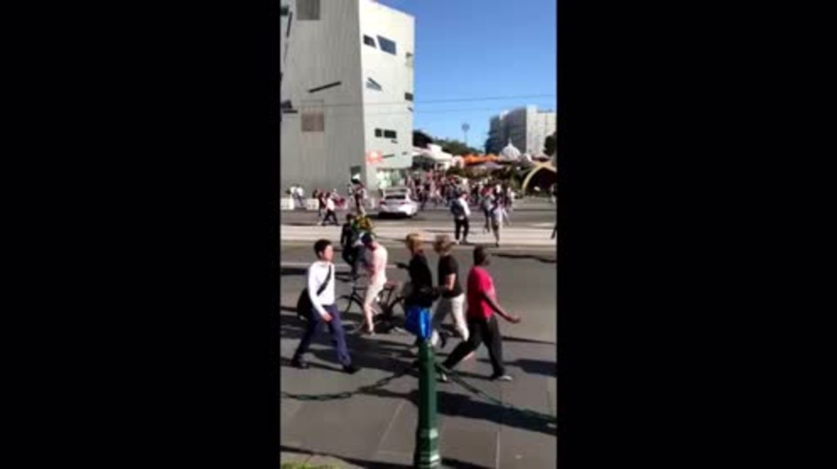 Australia: Tensión en Melbourne después de que un vehículo se estrelle contra la multitud