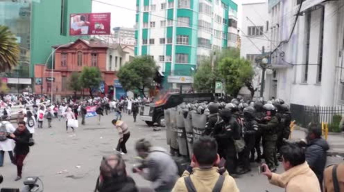 Bolivia: 17 heridos en enfrentamientos durante protesta estudiantil de medicina