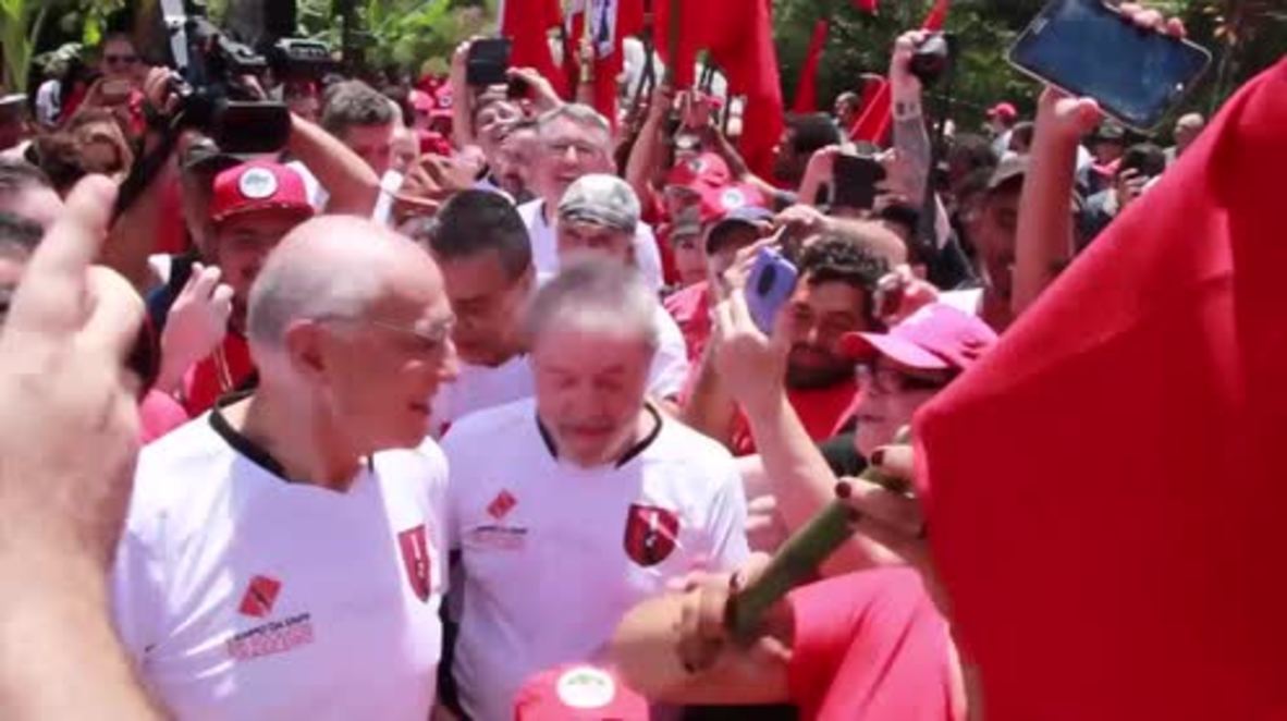 Brasil: Lula juega en un partido de fútbol antes de su juicio por corrupción en enero
