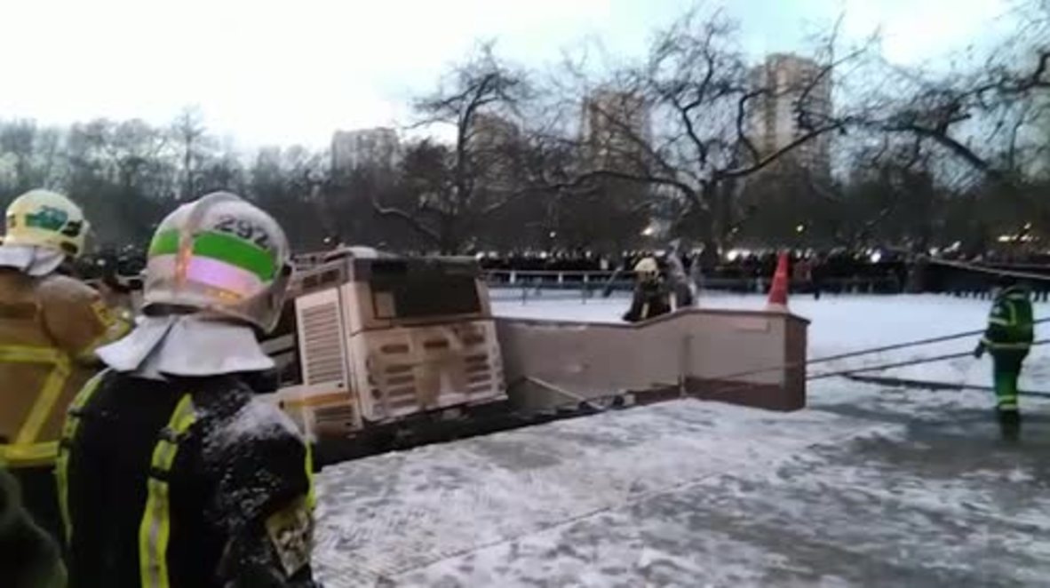 Rusia: Retiran bus que atropelló varias personas en paso subterráneo en Moscú * INSTANTANEAS*