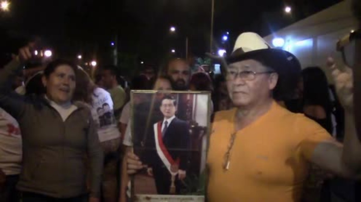 Perú: Los simpatizantes de Fujimori celebran el indulto del expresidente con fuegos artificiales