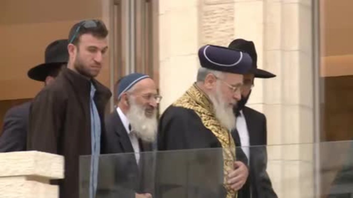 East Jerusalem: Israeli Minister holds mass prayers for rain at Jerusalem's Western Wall