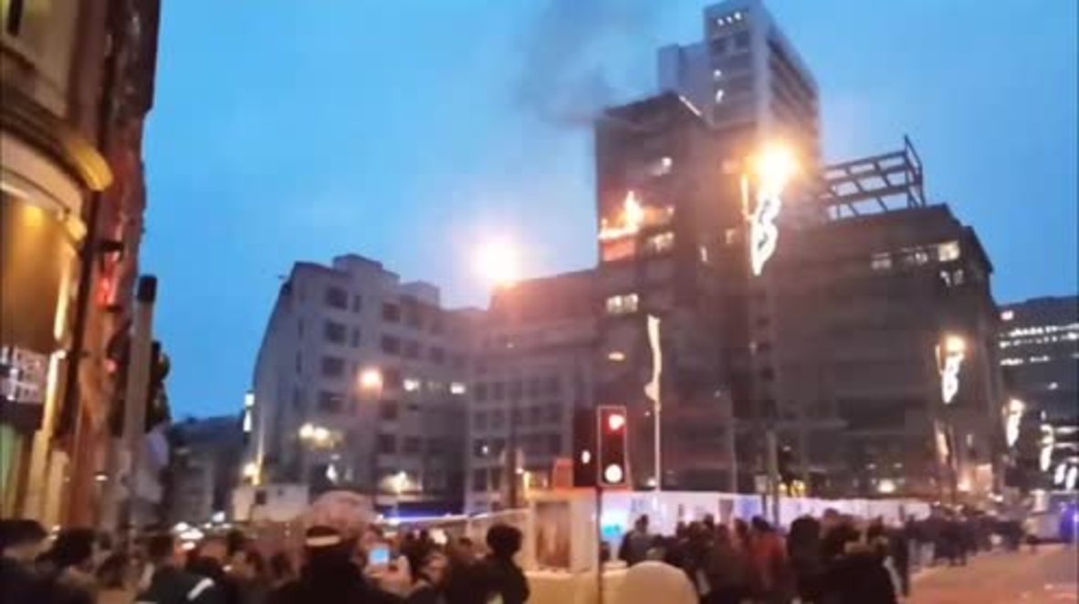 UK: Fire blazes in Manchester apartment block