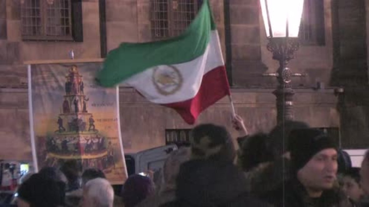Netherlands: Hundreds fill Dam Square in show of Iran camaraderie