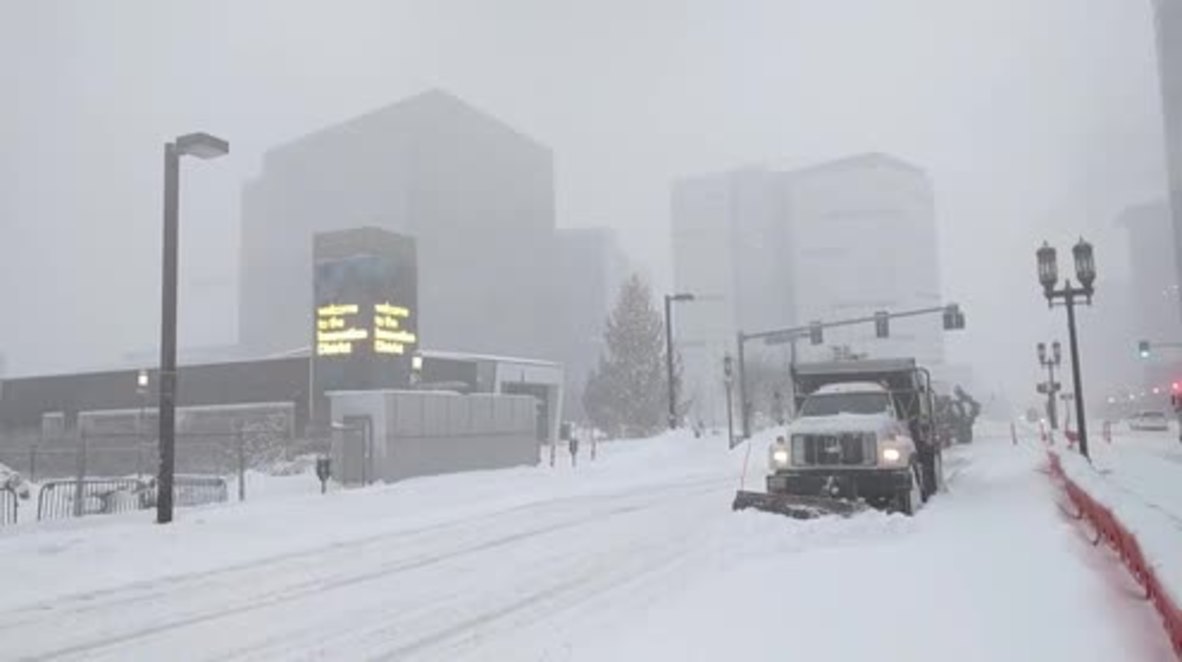 USA: ‘Bomb cyclone’ sweeps through Boston
