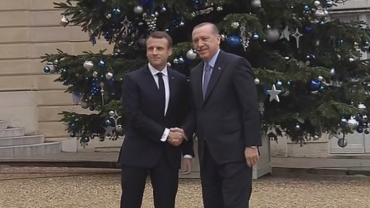 Francia: Erdogan llega a París para reunirse con Macron en visita oficial