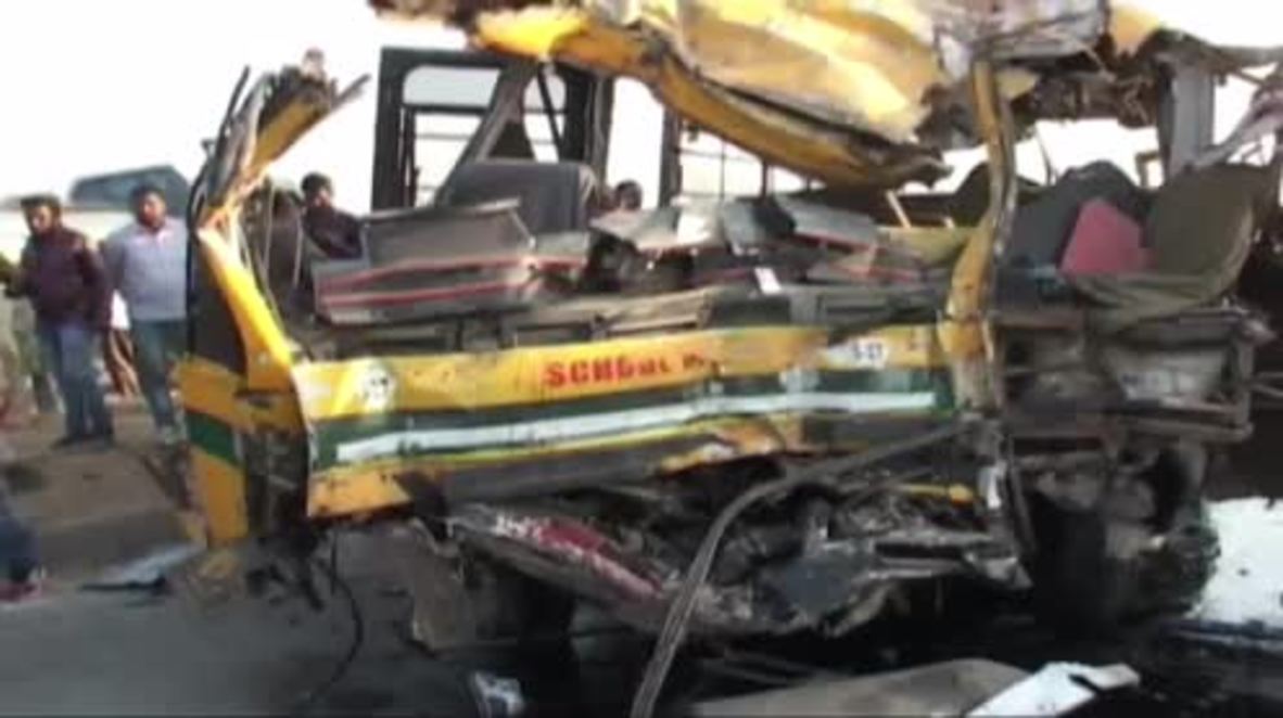 India: Siete muertos al chocar el autobús escolar con un camión