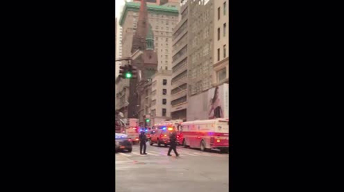 USA: Firefighters battle Trump Tower blaze in New York
