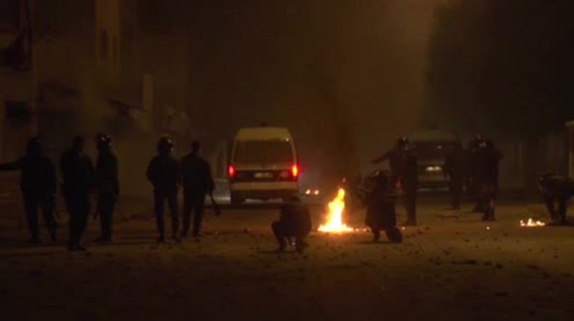 Tunisia: Tear gas flies in Tunis on 3rd day of nationwide protests