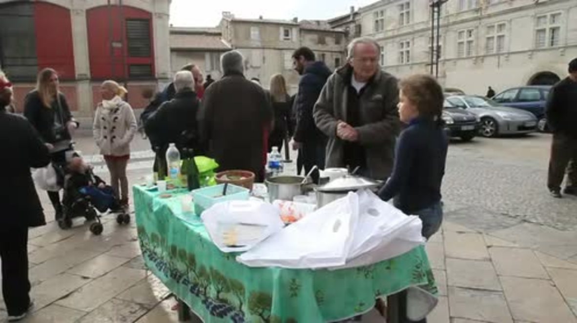 France: Protest-picnic as Beaucaire mayor bans pork-free school meals