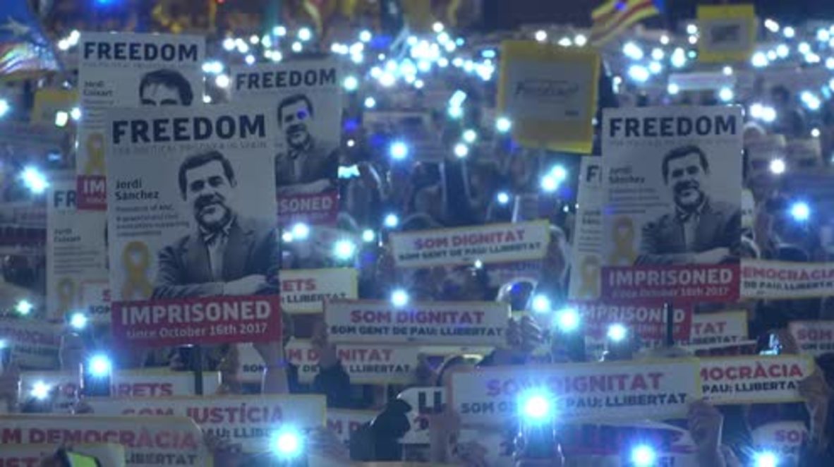 Spain: Thousands call for release of Catalan leaders after three months in prison