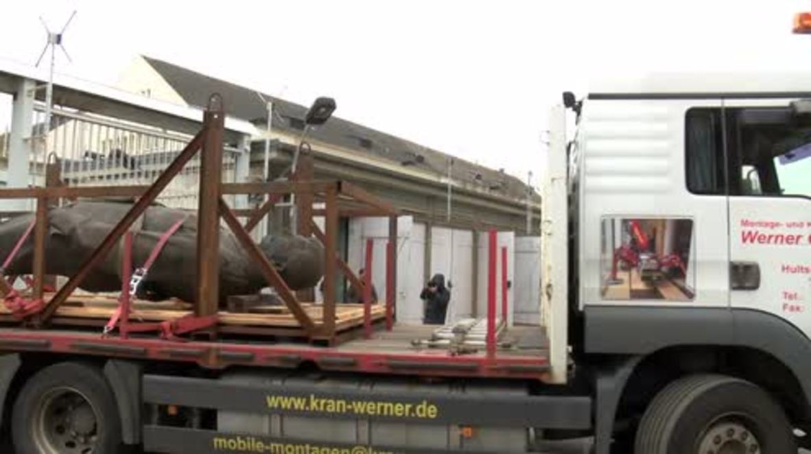 Germany: Stalin's statue arrives at former prison for exhibition