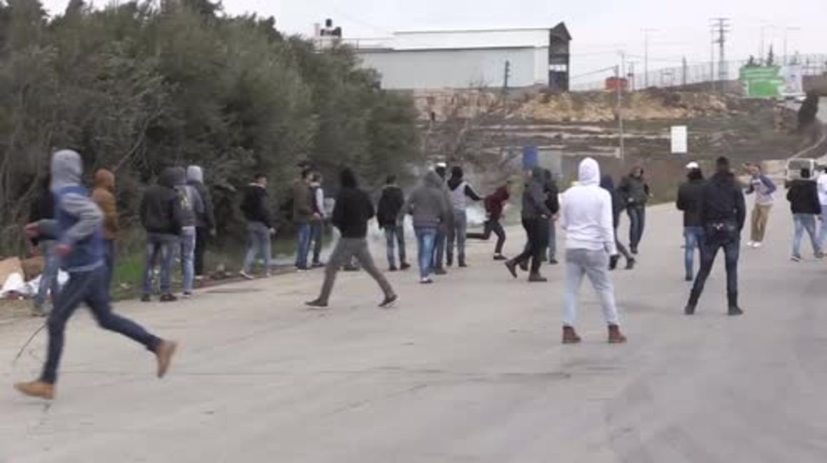 State of Palestine: Palestinian protesters clash with Israeli forces in Ramallah
