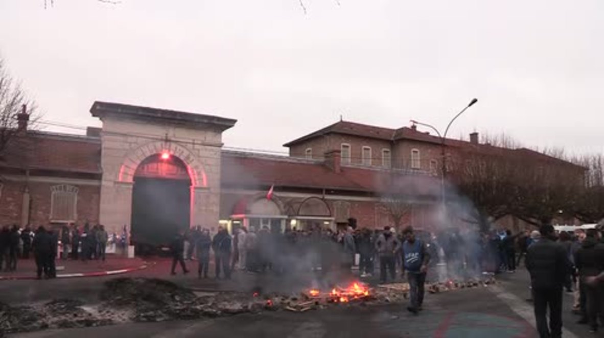 Francia: Piquete de los guardias de prisiones no logra que un acusado de terrorismo comparezca ante el juez
