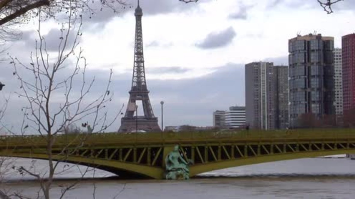 France: Paris roads closed as Seine continues to rise