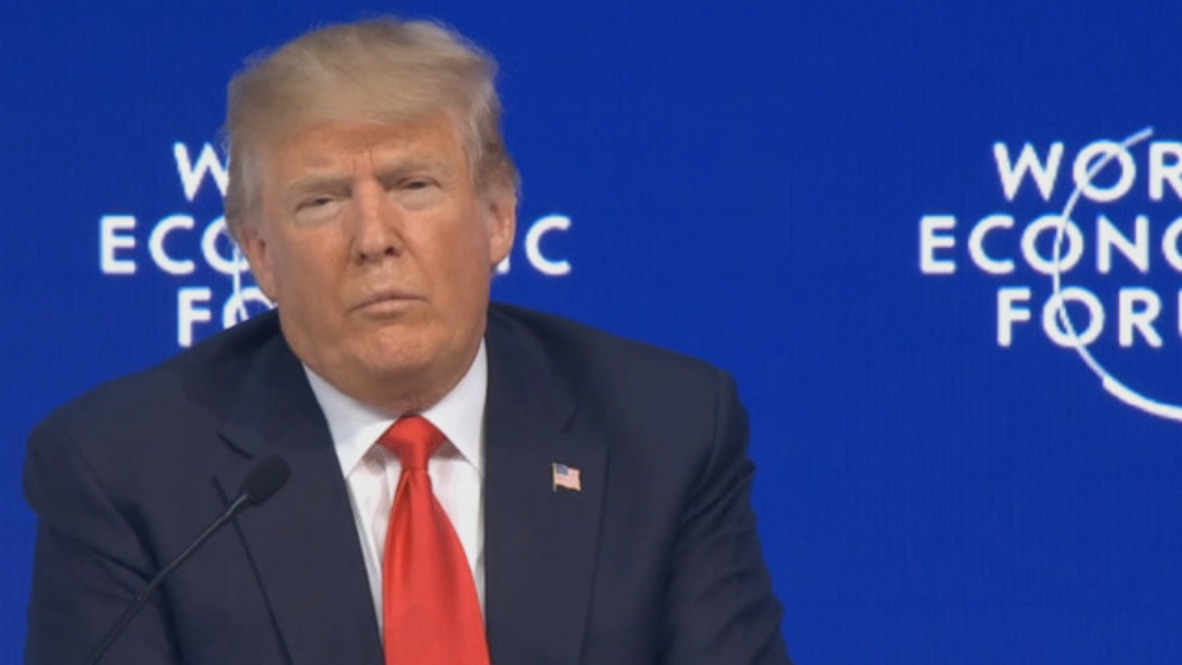 Suiza: Trump es abucheado tras su ataque a la "desagradable, mala, cruel y falsa" prensa