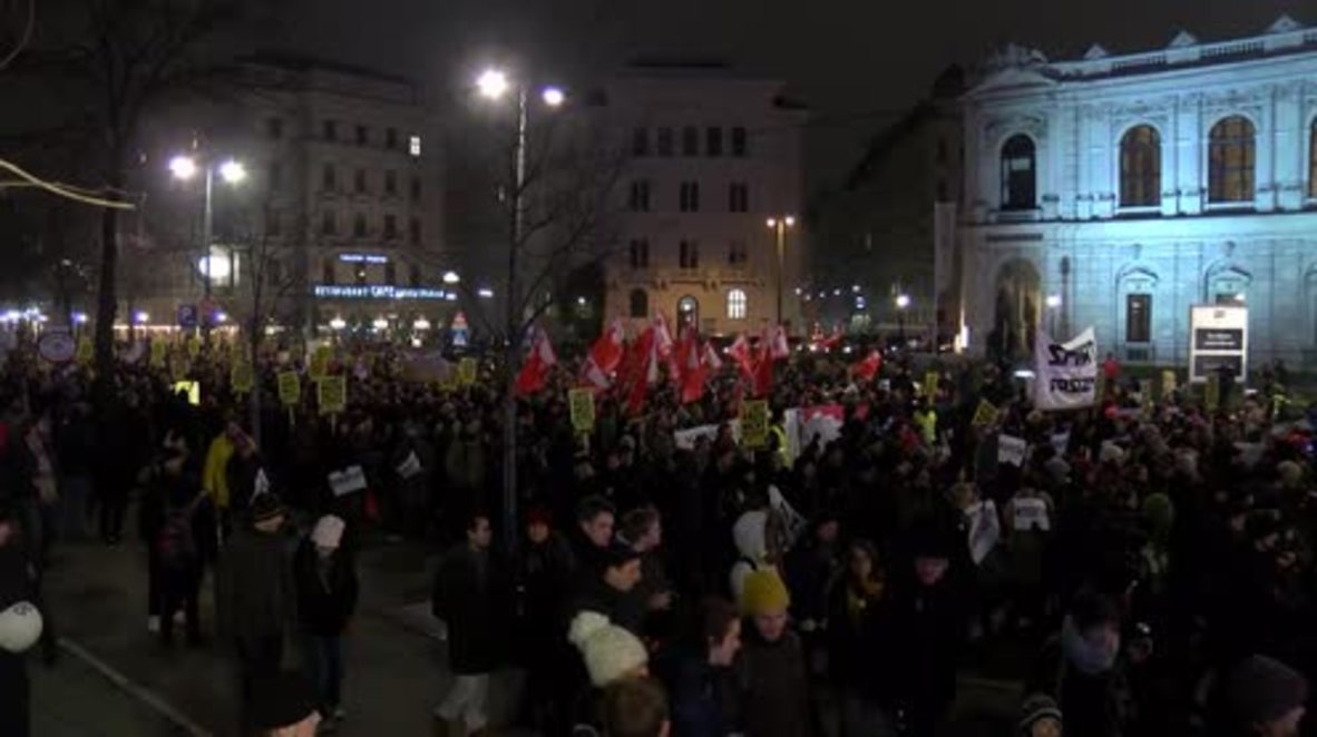 Austria: Thousands rally against far-right fraternity ball in Vienna