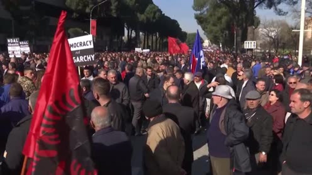 Albania: Thousands call for govt. to resign in Tirana