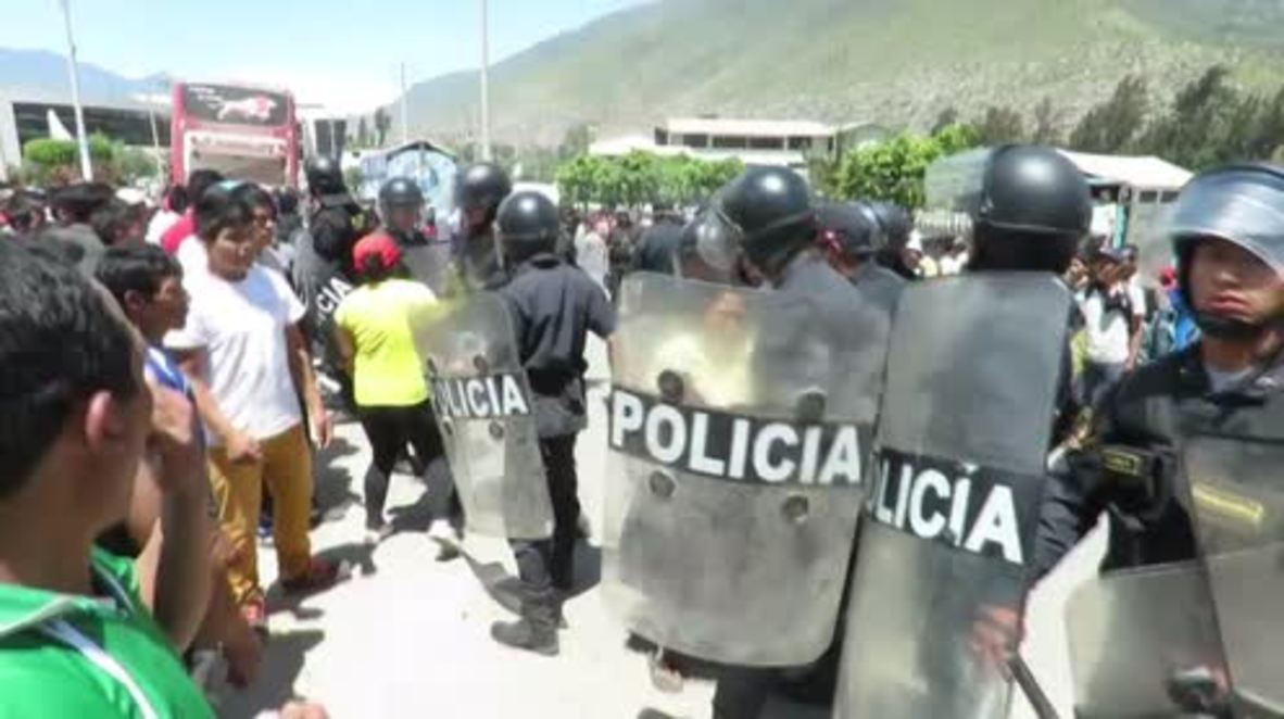 Perú: Un herido y varios detenidos en las protestas de los agricultores de Huánaco