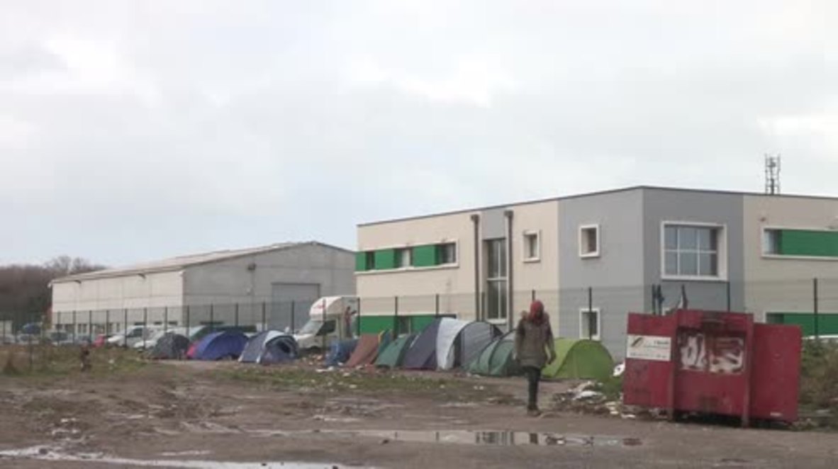 France: 'Irresponsible' - Humanitarian workers blame govt. for build up to Calais brawl