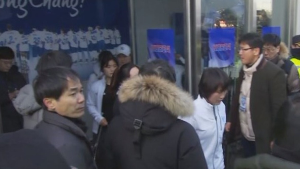 South Korea: Fans cheer for unified Korean ice hockey team ahead of first match