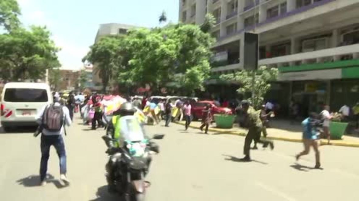 Kenya: Police deploy tear gas as protests continue over media shutdown