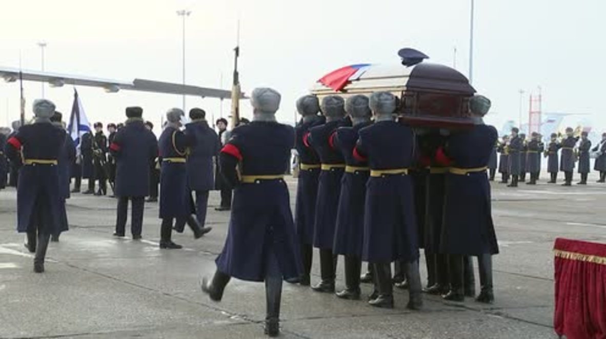Rusia: Homenaje y ceremonia de despedida del héroe piloto asesinado en Siria.