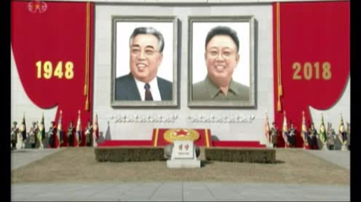 Corea del Norte: Kim Jong Un preside un gran desfile militar en vísperas de los Juegos Olímpicos