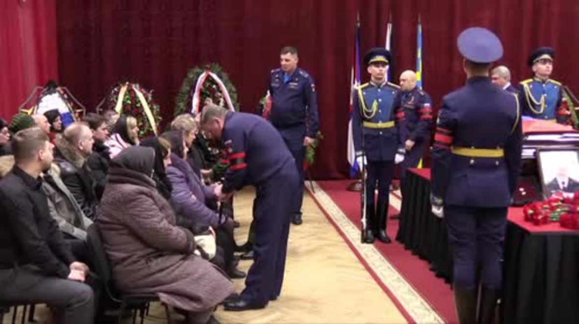 Rusia: Dolientes rinden homenaje al héroe ruso que murió en Siria