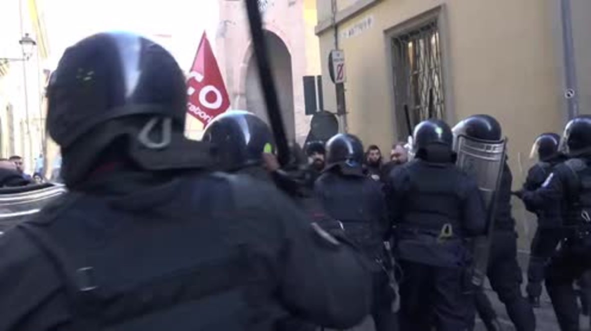 Italia: Violentos enfrentamientos en Plasencia durante protesta por tiroteo contra migrantes