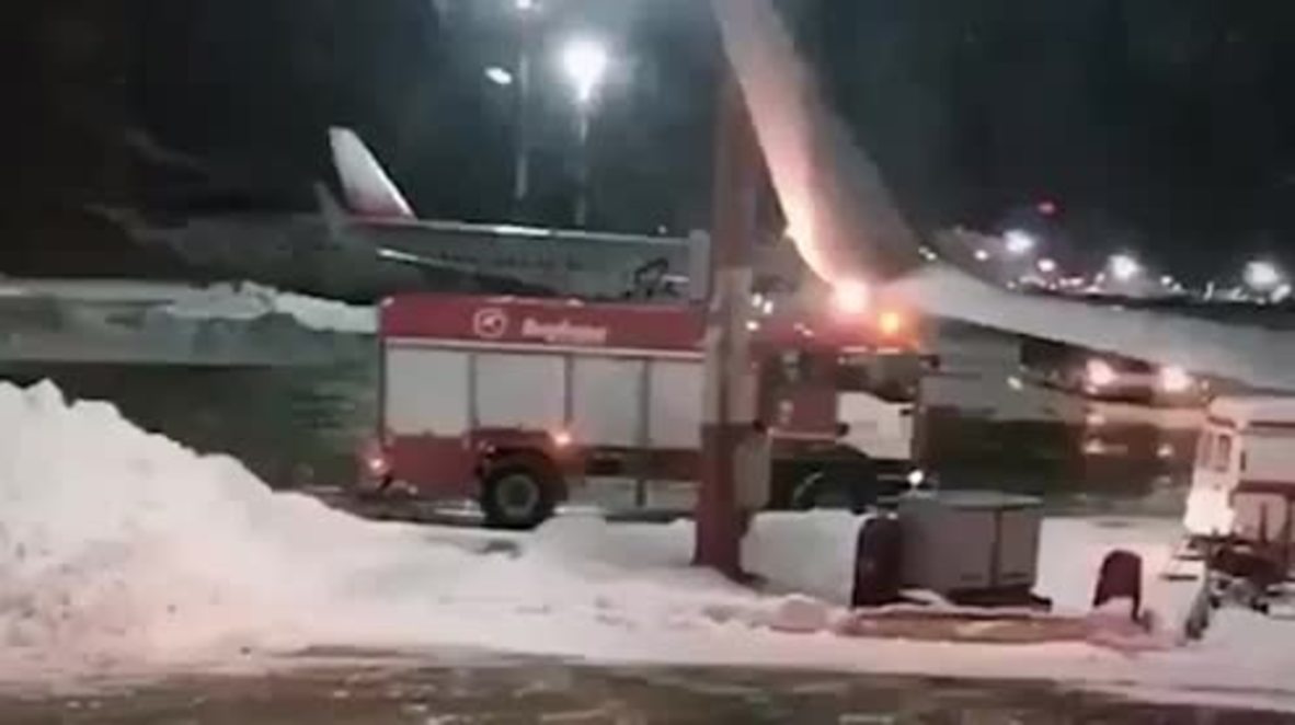 Rusia: Un avión de Utair realiza un aterrizaje de emergencia en Moscú tras detectar olor a quemado en el interior