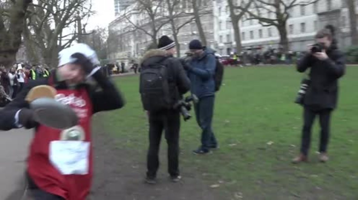 UK: MPs pipped to the post by journalists in Parliamentary Pancake Race