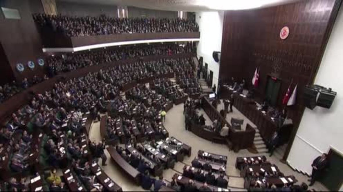 Turquía: Erdogan avisa de una "bofetada otomana" mientras EE.UU. continúa apoyando a las YPG