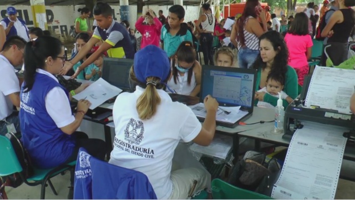 Colombia: Caos en la frontera mientras multitud de venezolanos intentan ingresar al país legalmente