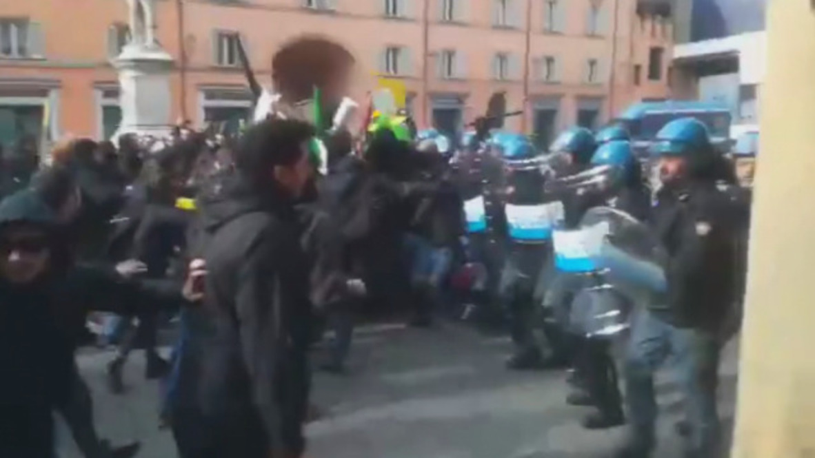 Italia: Fuertes enfrentamientos entre policía y activistas antifascistas en Bolonia