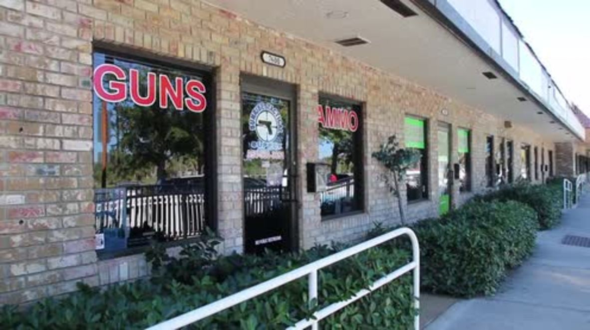 USA: Gun shop that sold Florida school shooting AR-15 under investigation