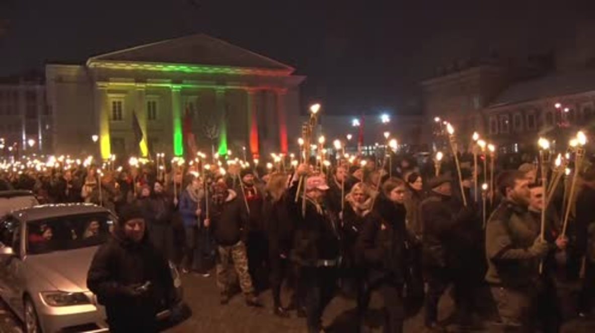 Lithuania: Torchlight procession celebrates 100th anniversary of independence