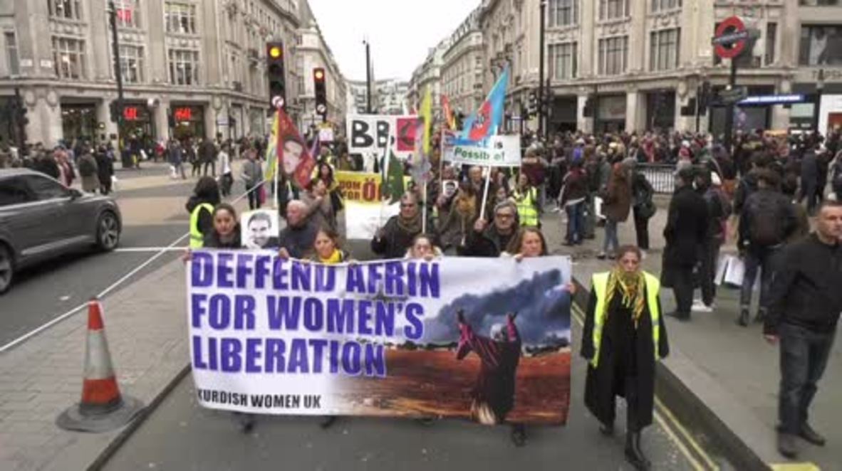 Reino Unido: "¡Despierta, Reino Unido!" - Los manifestantes exigen a los medios británicos que informen sobre Afrín.