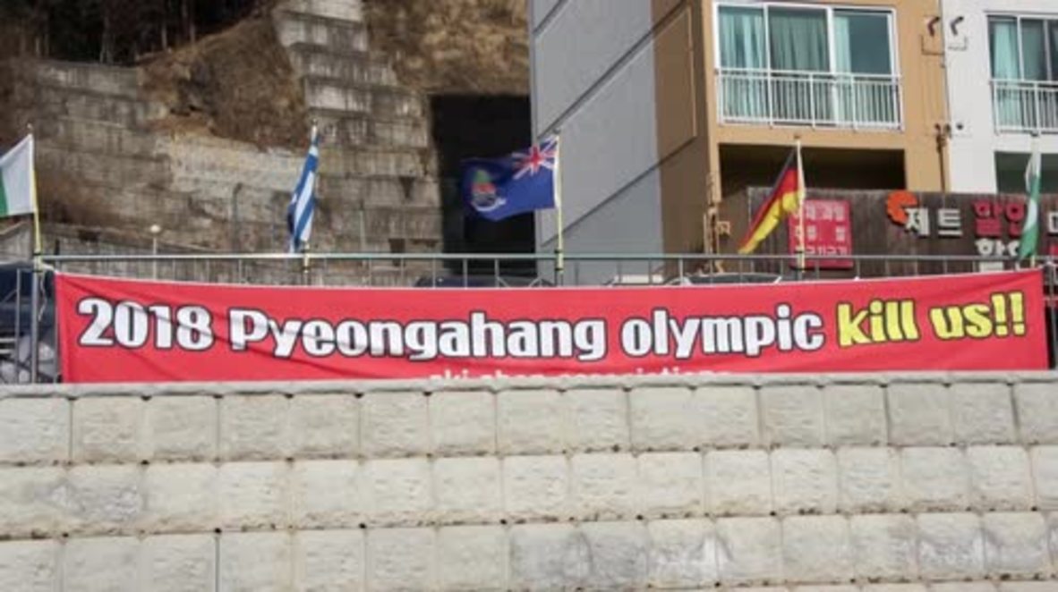 Corea del Sur: "¡Las Olimpiadas de Pieongchang nos están matando!" - Tiendas de alquiler protestan por falta de ingresos