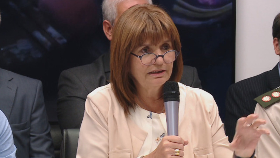 Argentina: Minister briefs press on $62 million Russian embassy cocaine bust