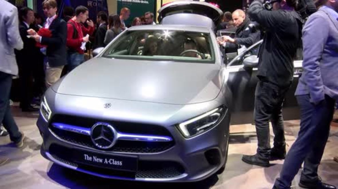 España: Mercedes-Benz presenta el nuevo sistema MBUX de control e Inteligencia Artificial en el MWC en Barcelona