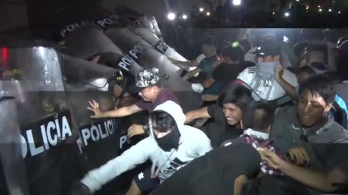 Peru: Tensions spill over as Lima students violently clash with police